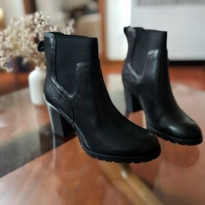 Clarks Genuine Leather Chucky Heeled Boots